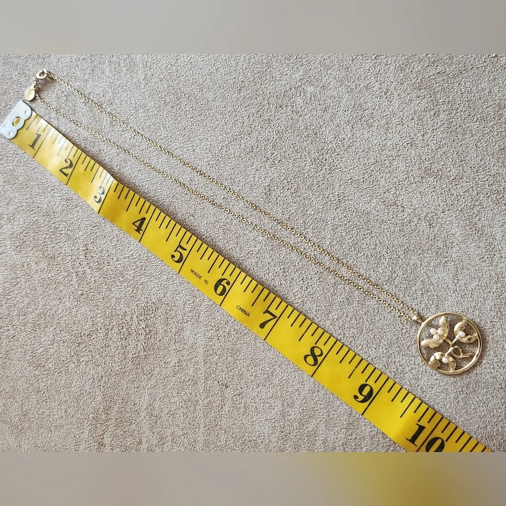 VTG Avon Golden Necklace
